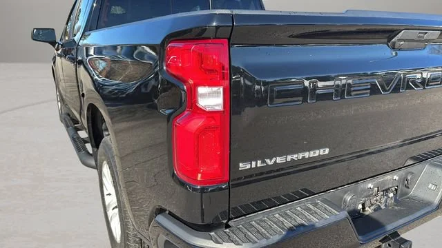 Used 2020 BLACK Chevrolet RST image 34