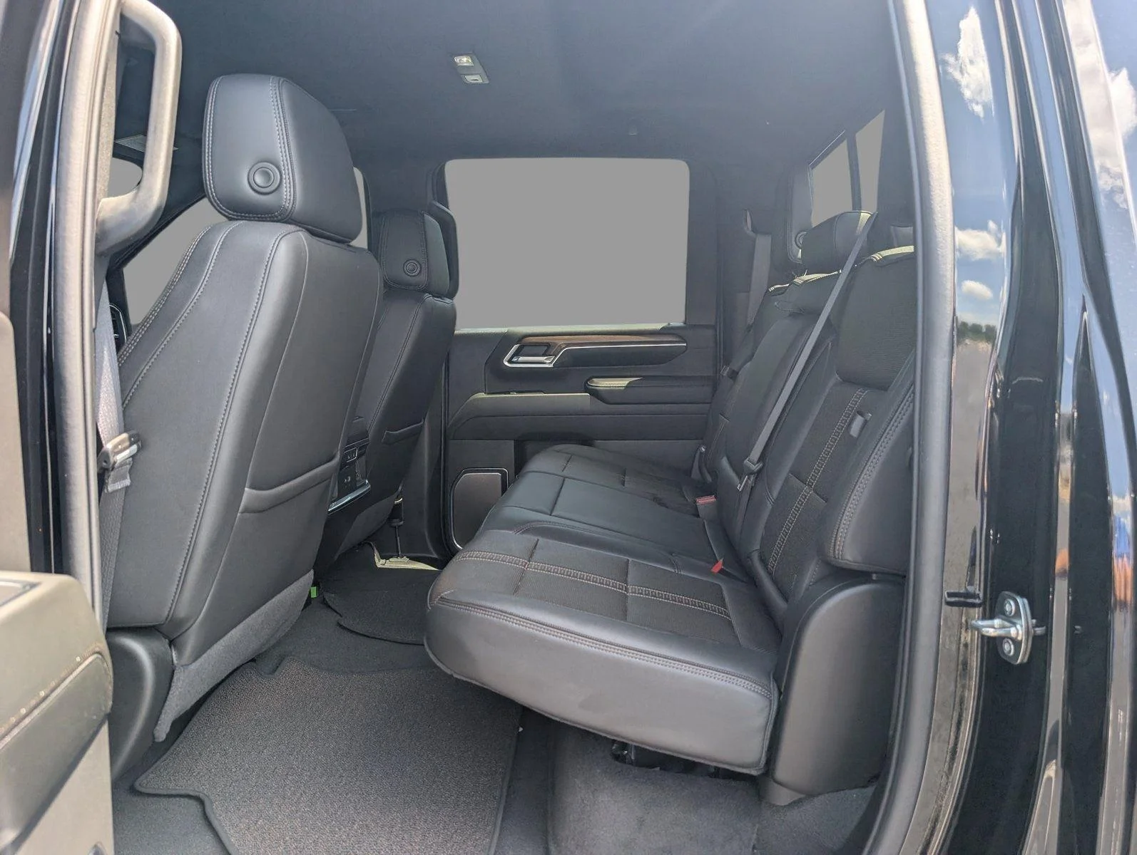 Used 2024 Black Chevrolet High Country image 35