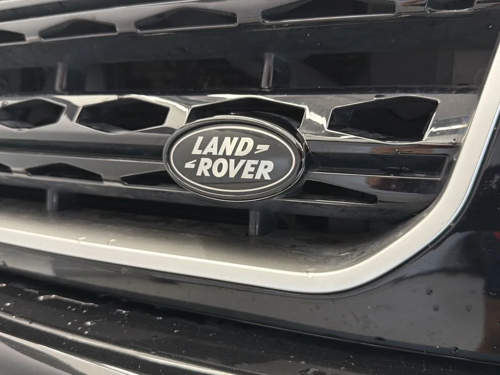 Used 2015 Black Land Rover Base image 11