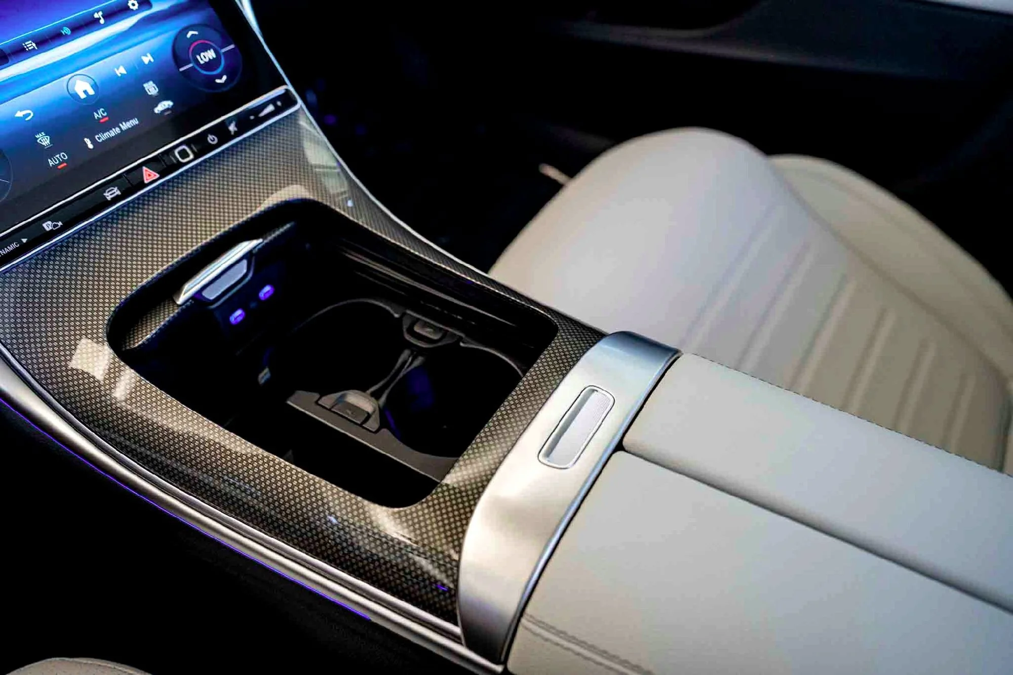 New 2026 Blue Mercedes-Benz C 300 image 18