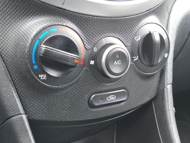 2012 Hyundai Accent GS - Photo 30