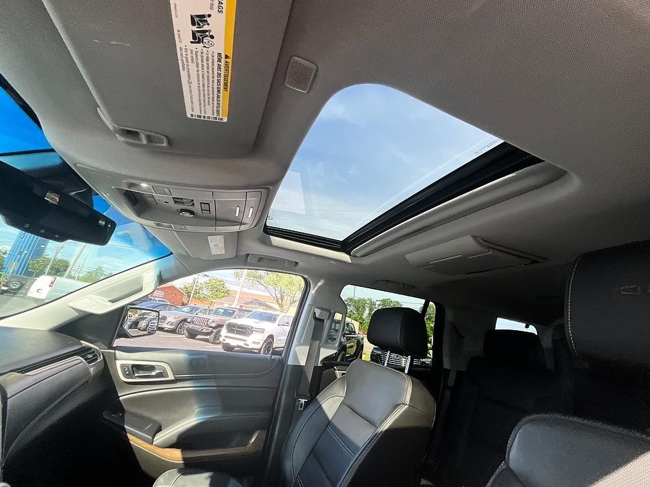 Used 2018 White GMC Denali image 29