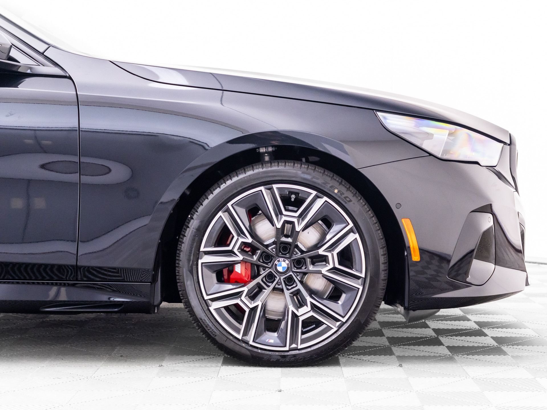 New 2027 Black Sapphire Metallic BMW 540i xDrive image 34