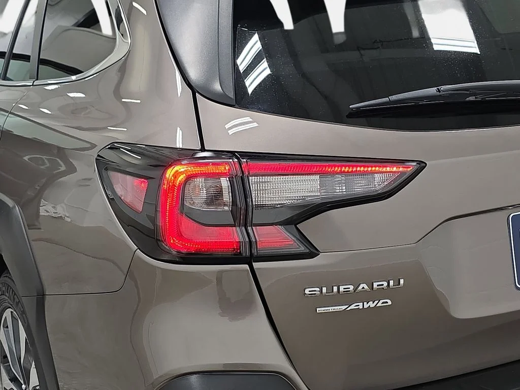 Used 2023 Brilliant Bronze Metallic Subaru Limited image 34
