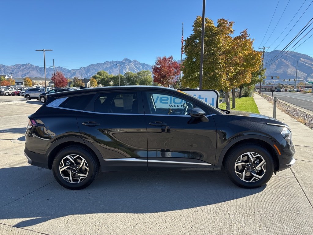 2023 Kia Sportage LX photo 2