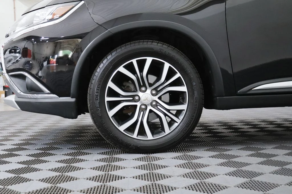 Used 2018 Black Mitsubishi ES image 5