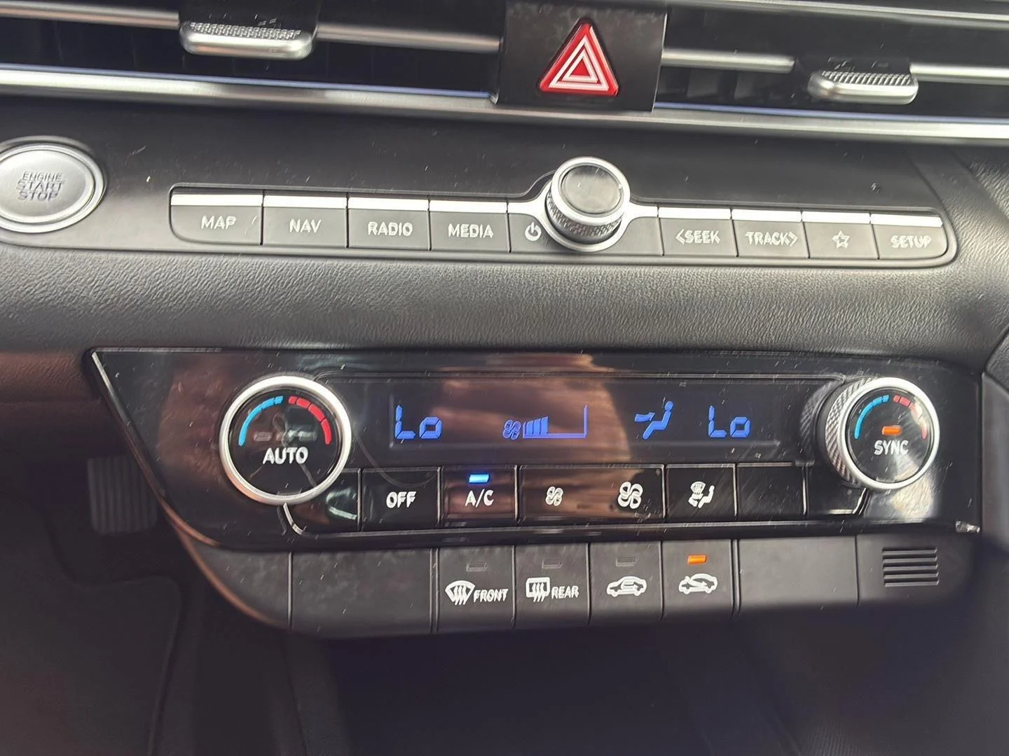 Certified Used 2024 Fluid Metal Hyundai SEL image 32