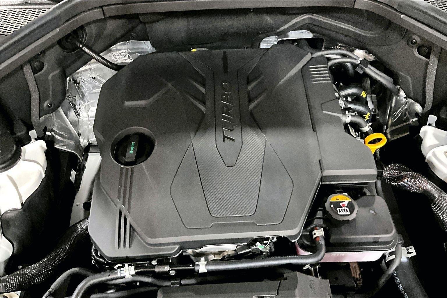 New 2026 Uyuni White Genesis 2.5T image 33
