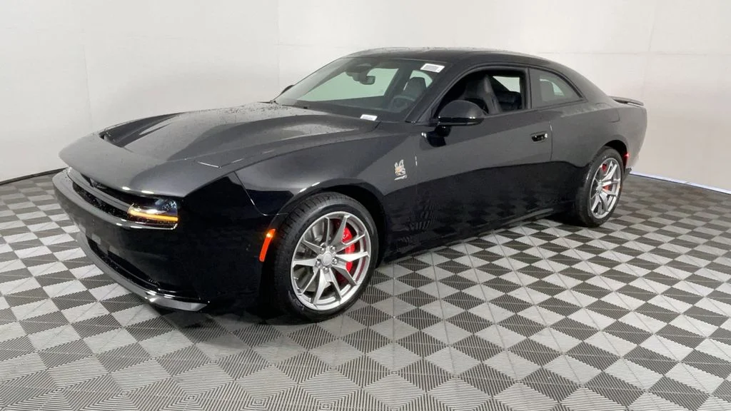 2025 Dodge Charger Daytona Scat Pack - Photo 8