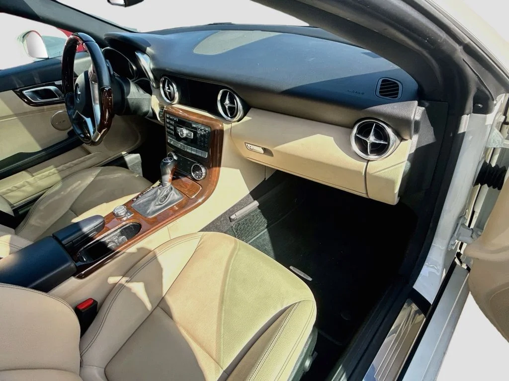 Used 2014  Mercedes-Benz SLK 250 image 28