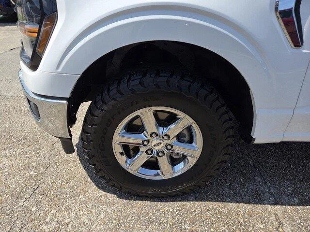 Used 2024 Oxford White Ford XLT image 10