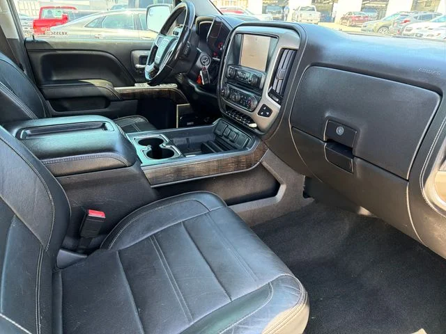 Used 2015 Silver GMC Denali image 21