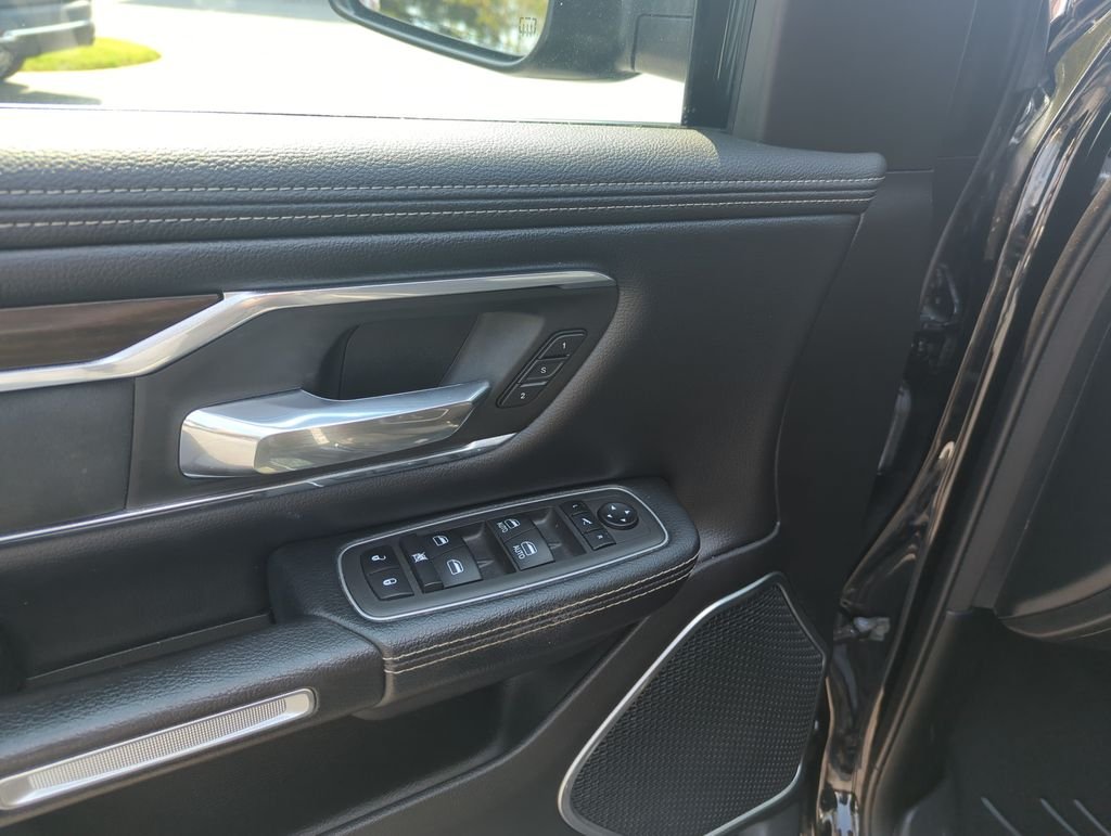 Used 2022 Black Ram Laramie image 18