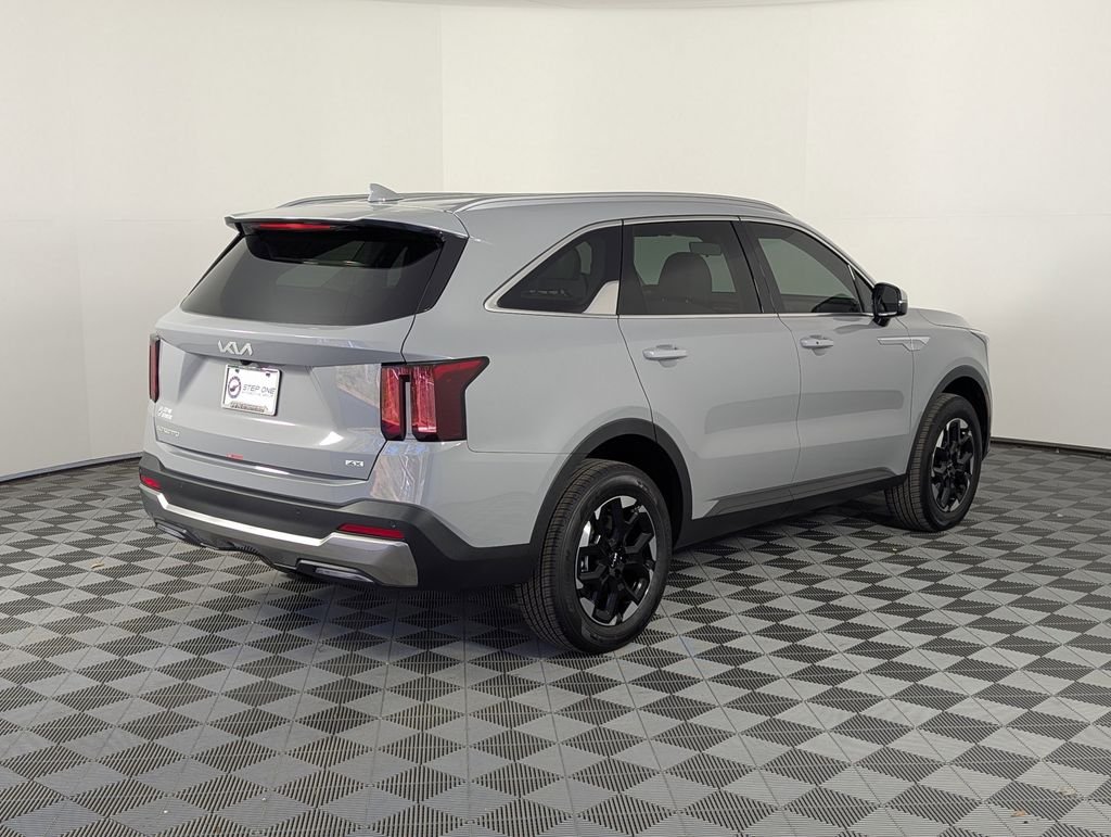 New 2026 Wolf Gray Kia S image 7