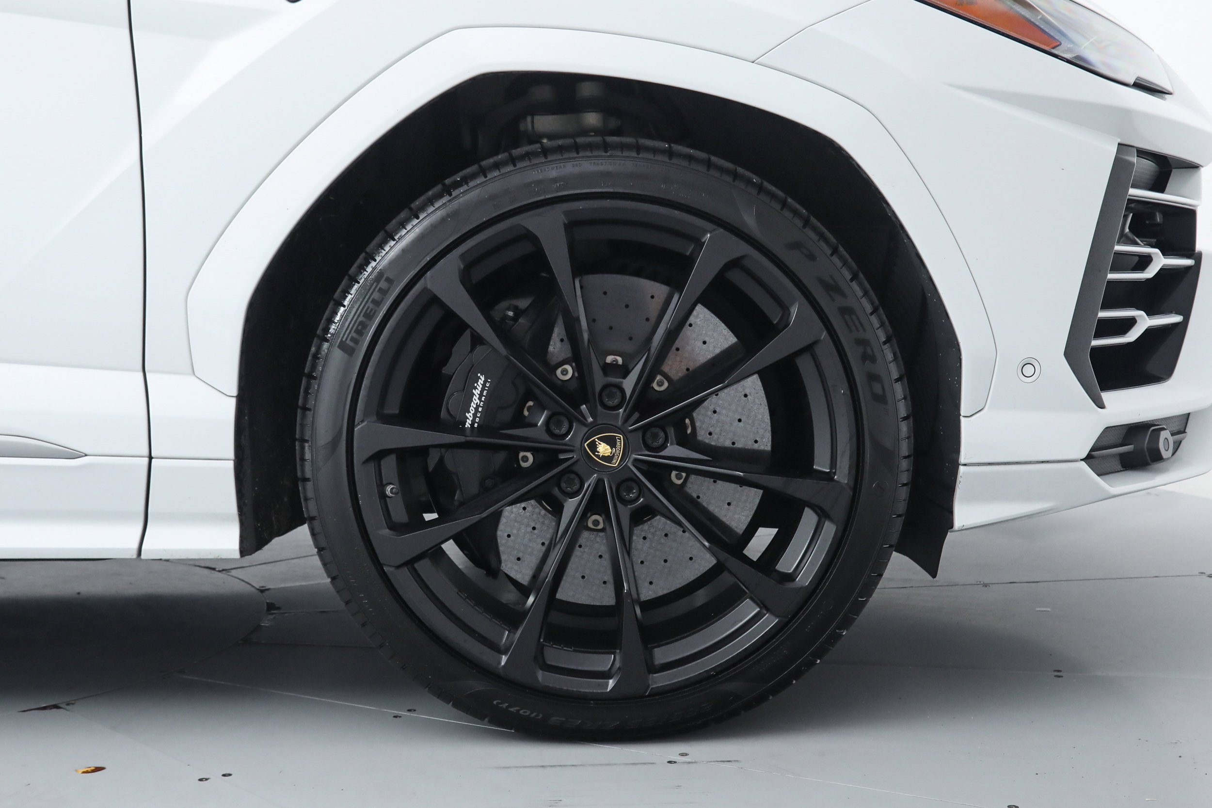 Used 2020 White Lamborghini  image 30