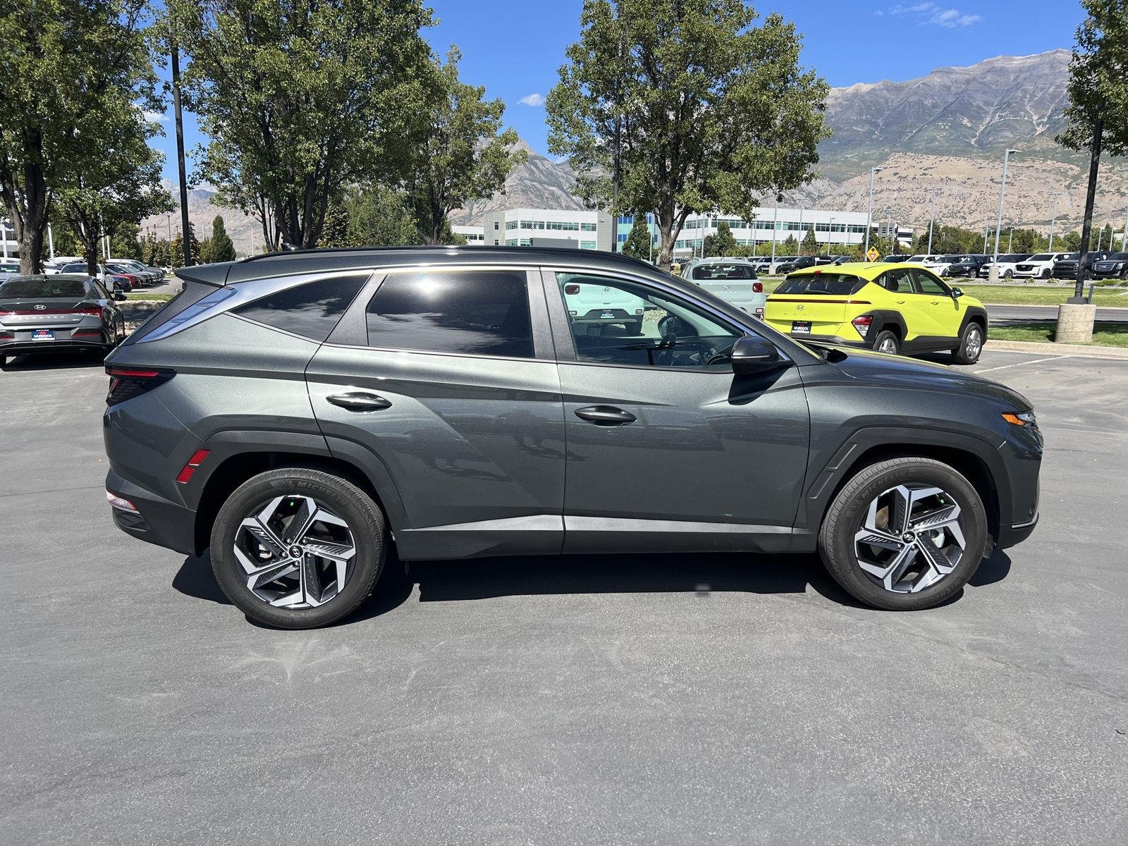 Certified Used 2024 Amazon Gray Hyundai SEL Convenience image 12