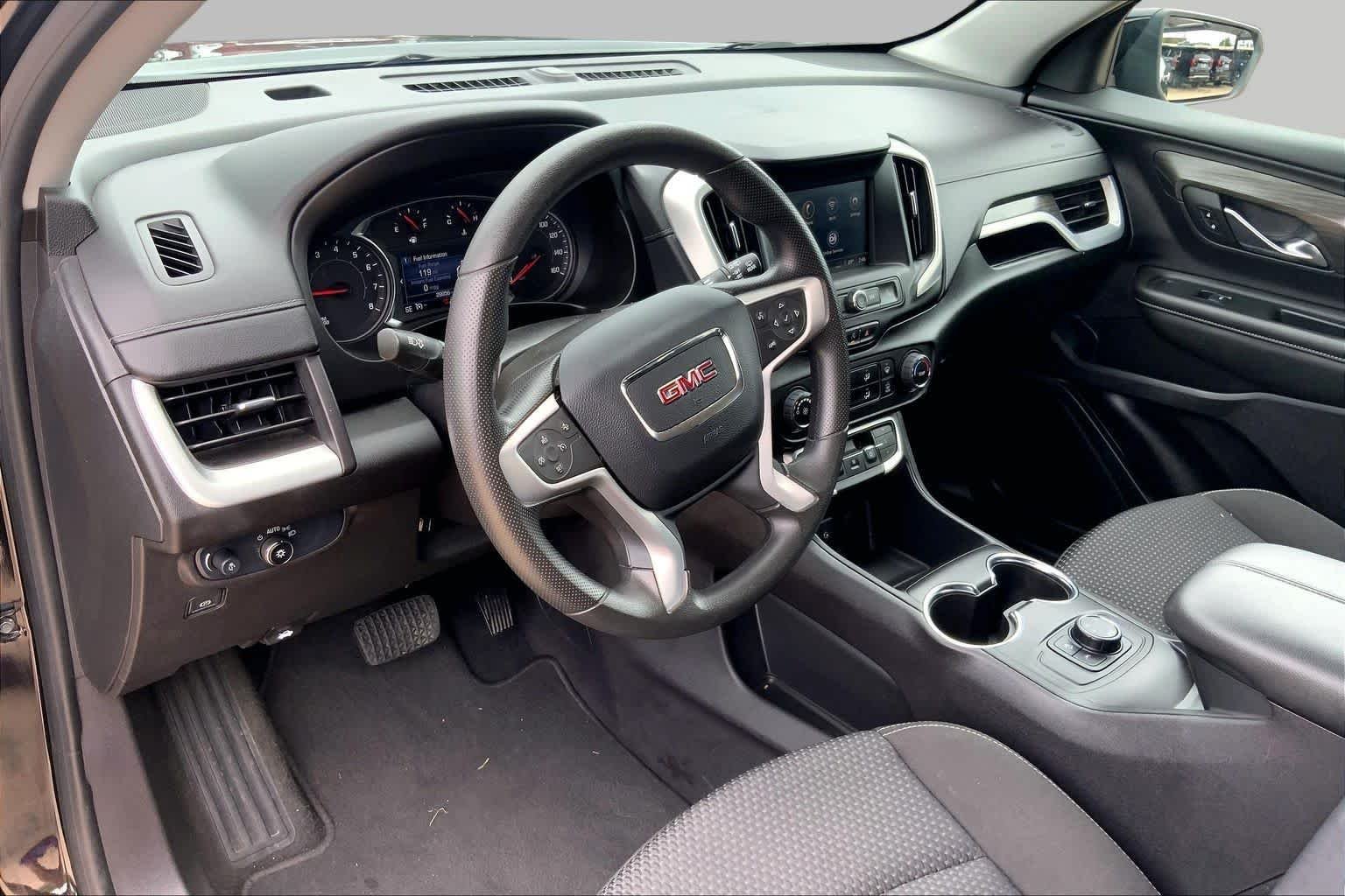 2024 GMC Terrain SLE - Photo 17