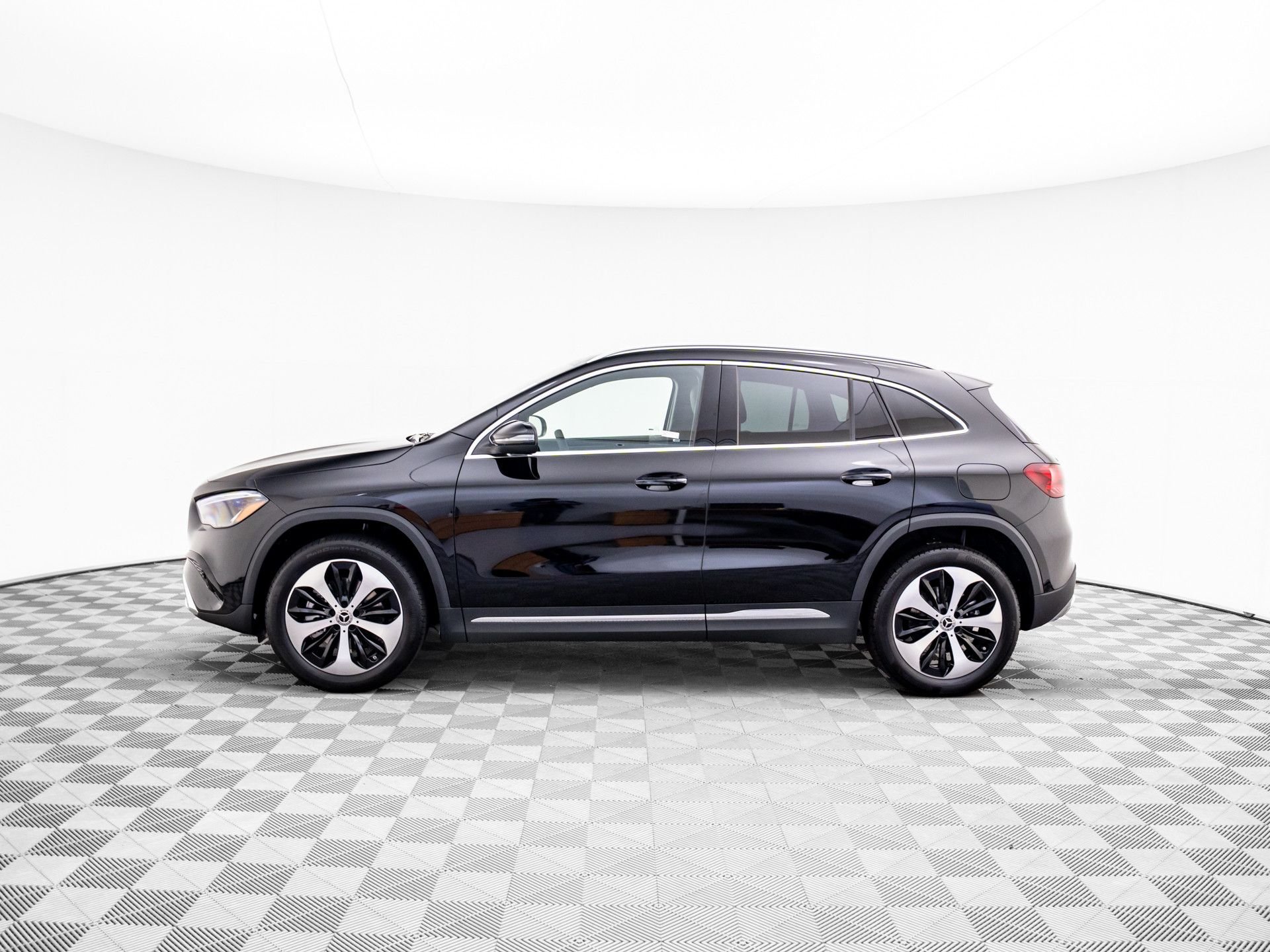 New 2026 Night Black Mercedes-Benz GLA 250 image 2