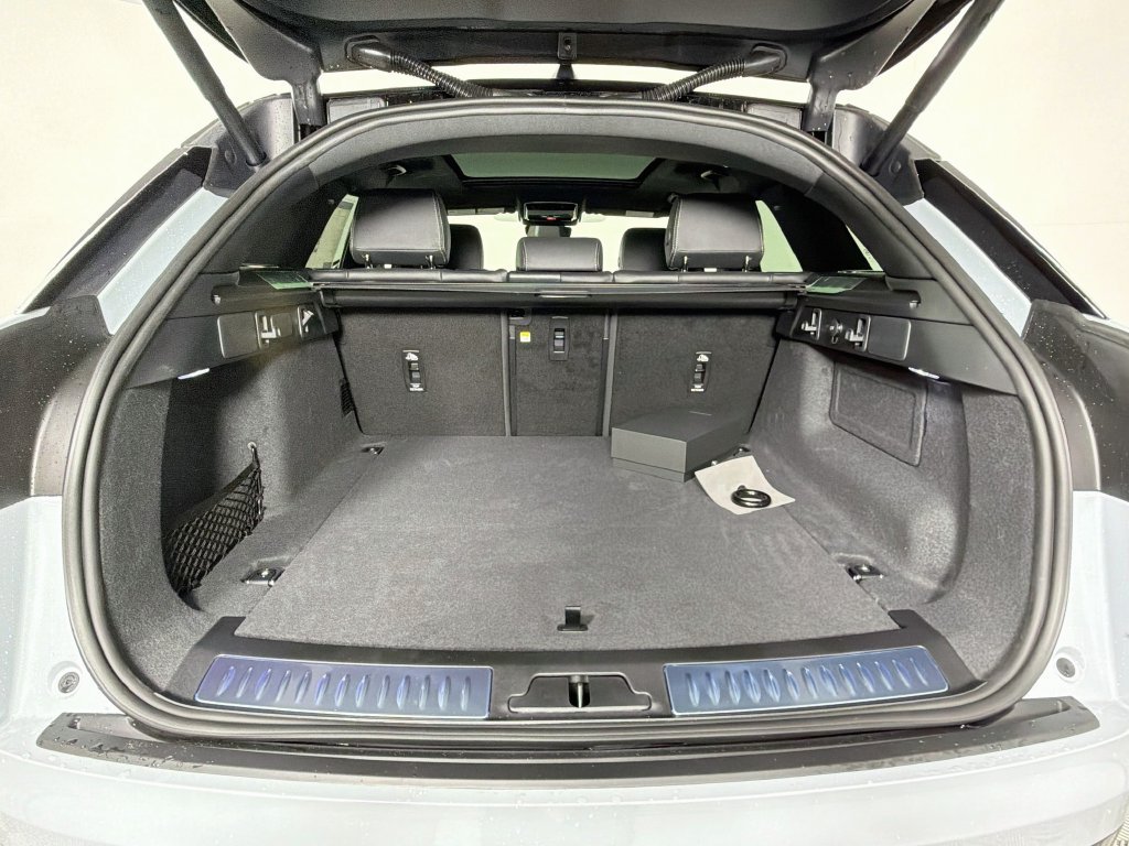 New 2026 Arroios Grey Land Rover Belgravia Edition image 28