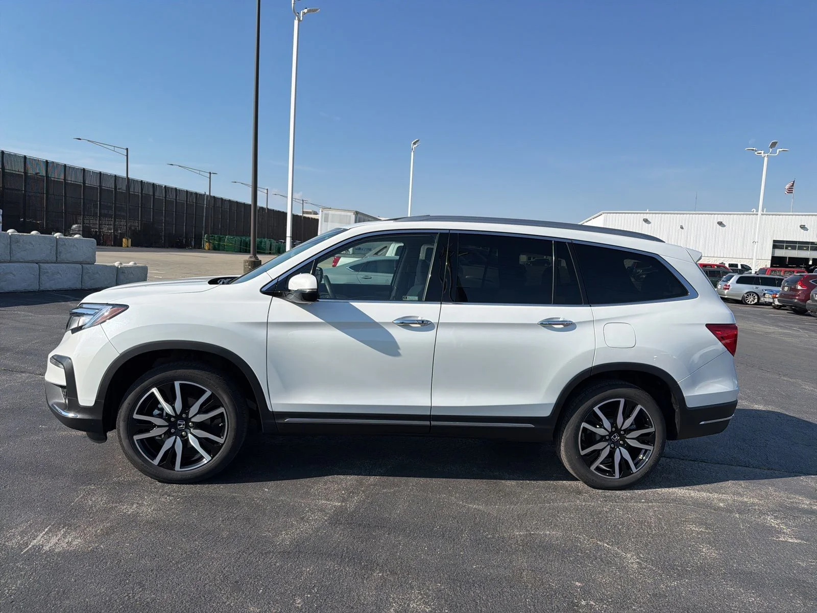 Used 2022 Platinum White Pearl Honda Touring image 3