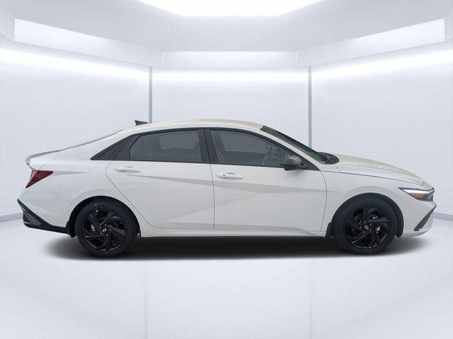 New 2026 White Hyundai SEL Sport image 2