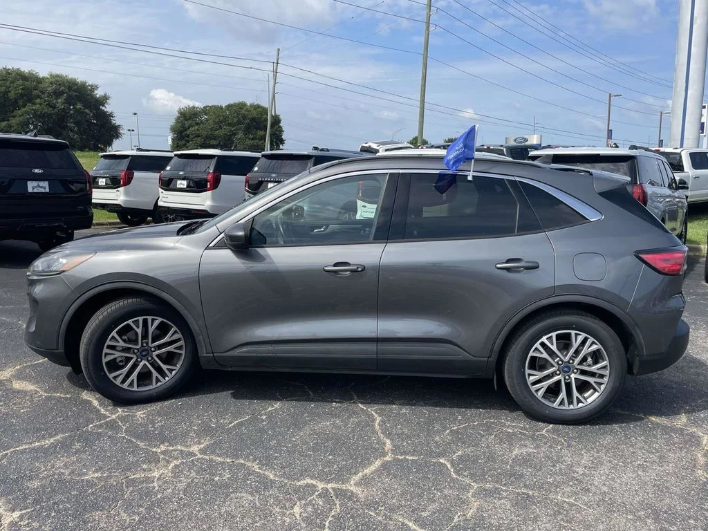 Used 2022 Gray Ford SEL image 6