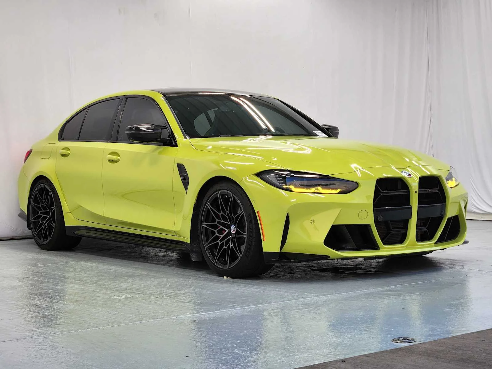 Used 2023 Sao Paulo Yellow BMW Competition xDrive image 4
