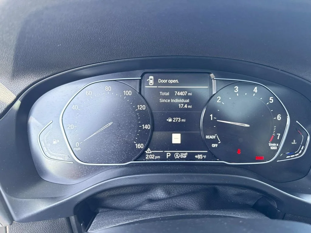 Used 2022 Black BMW sDrive30i image 15