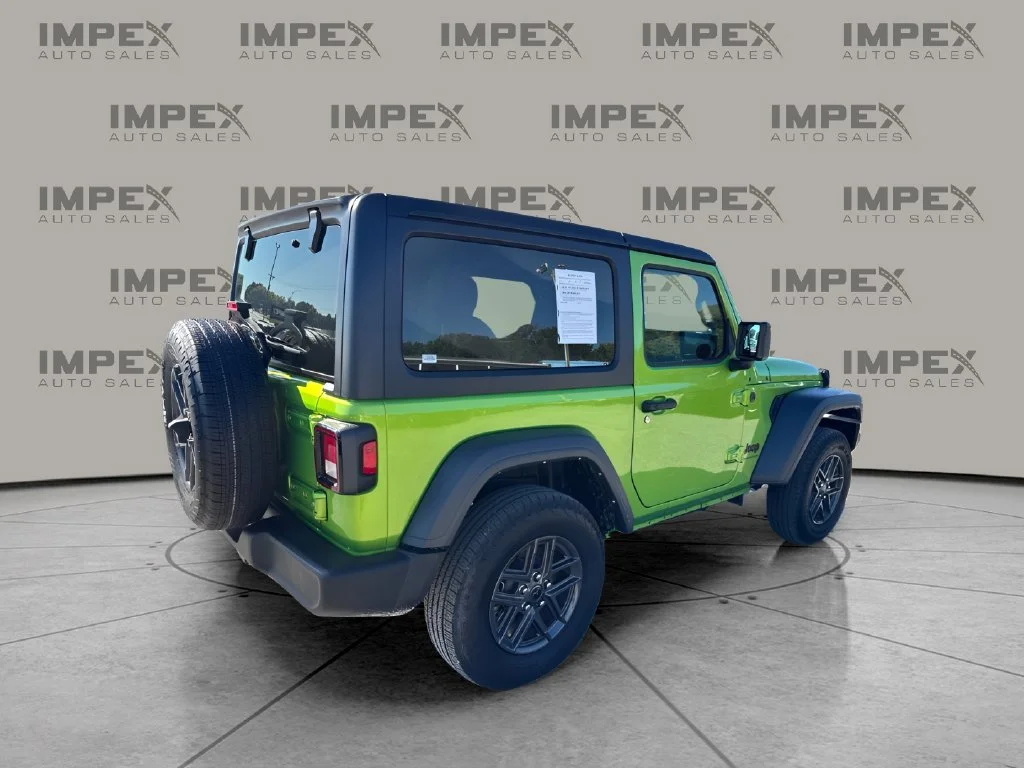 Used 2025 Green Jeep Sport S image 5
