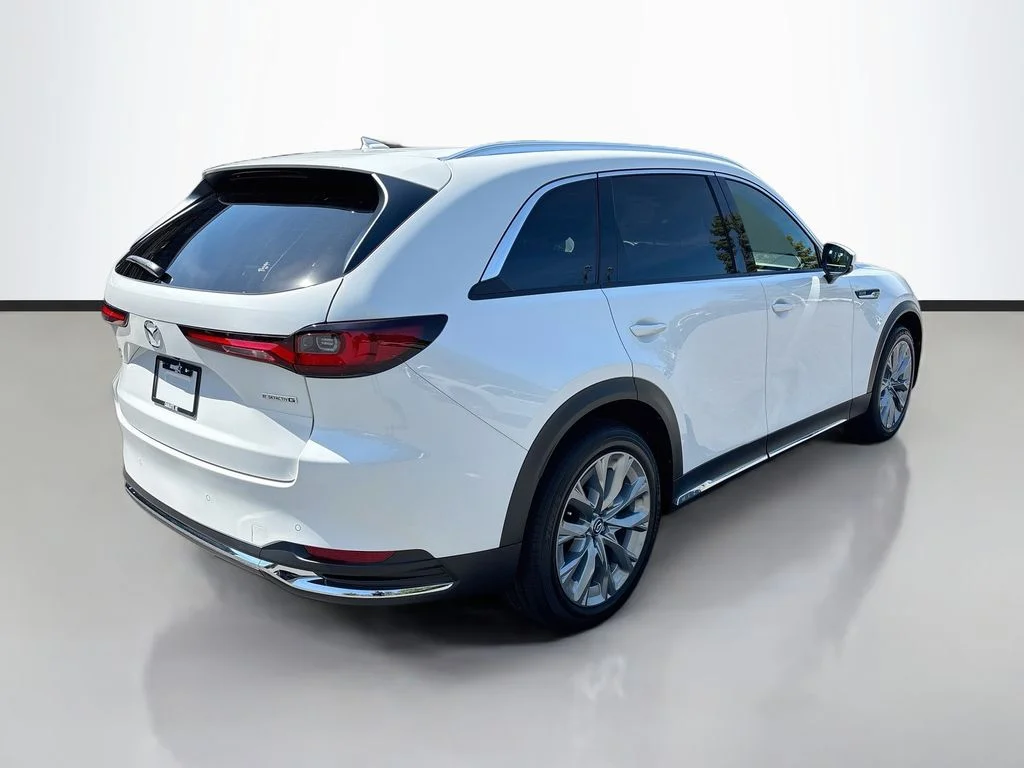 New 2026 Rhodium White Premium Mazda 3.3 Turbo Premium Plus AWD image 7
