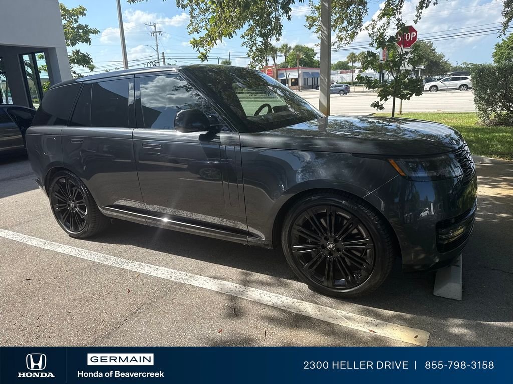 Used 2023 Gray Land Rover SE image 7
