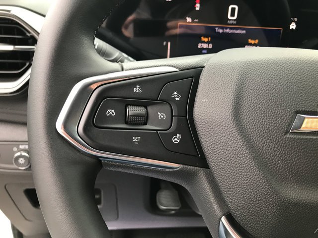 Used 2024 Summit White Chevrolet LT image 17