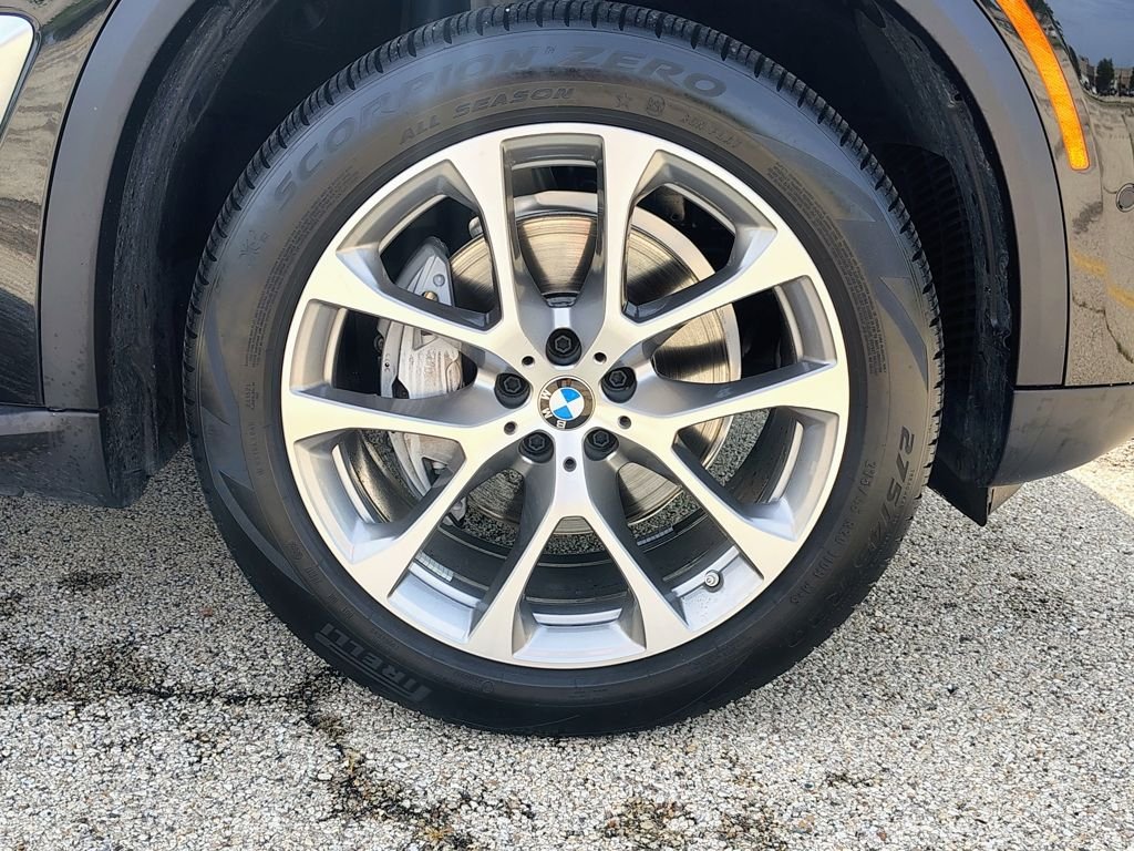 Used 2026 Black BMW xDrive40i image 12
