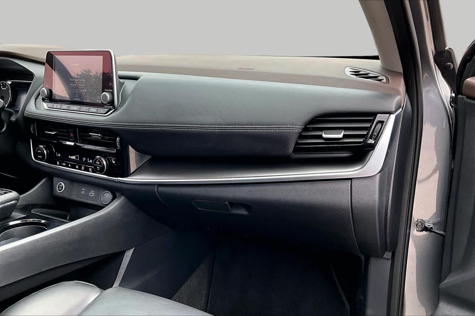 Used 2022 Gun Metallic Nissan SV image 19