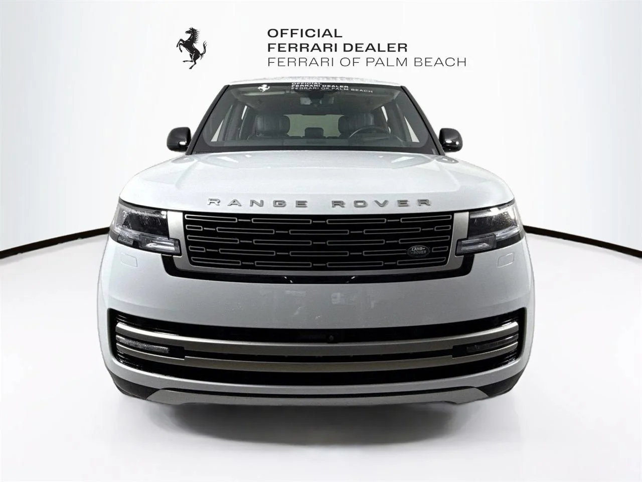 Used 2024 Fuji White Land Rover SE W/REAR DVD image 2