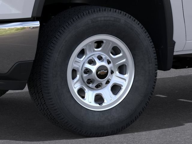 New 2026 Summit White Chevrolet WT image 10