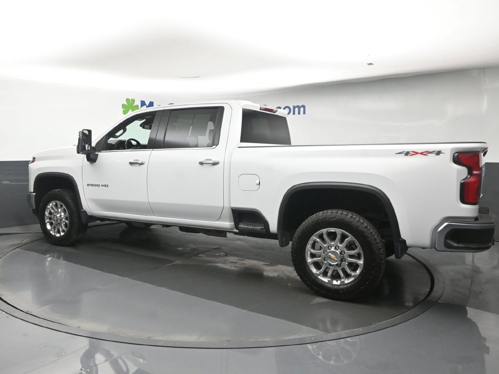 Used 2025 White Chevrolet LTZ image 25
