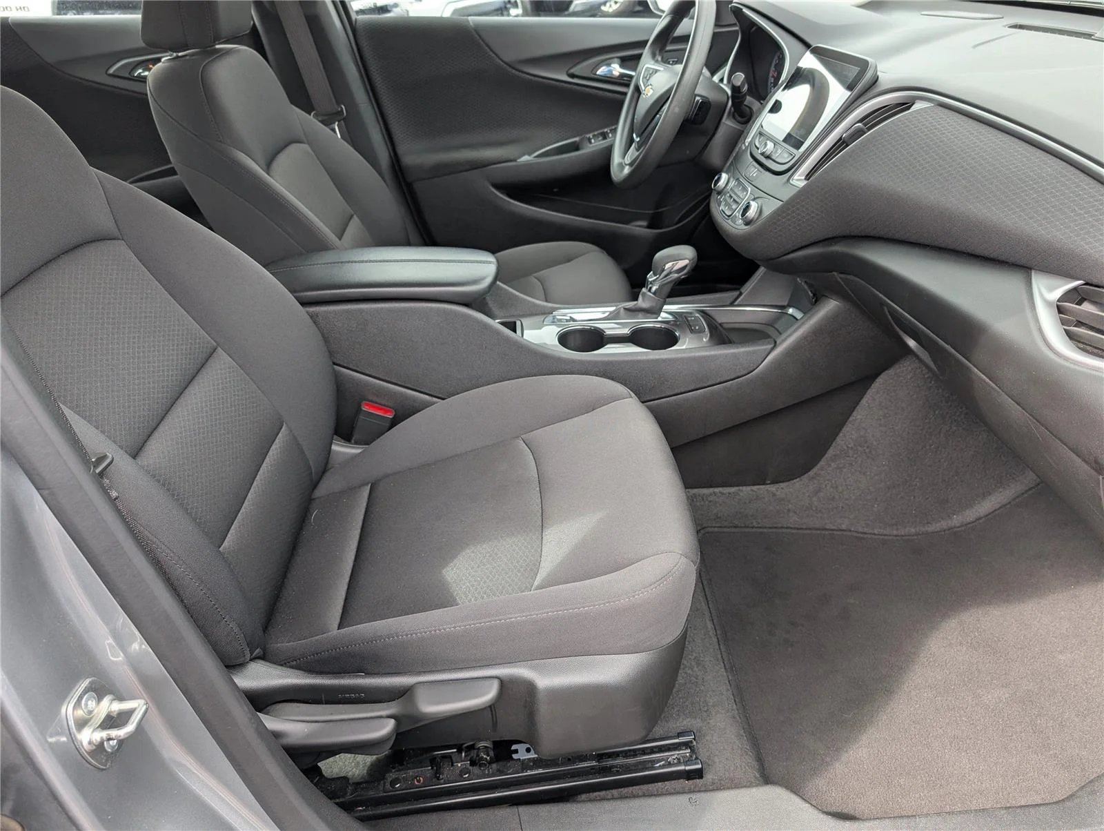 Used 2024 Sterling Gray Metallic Chevrolet 1LT image 37