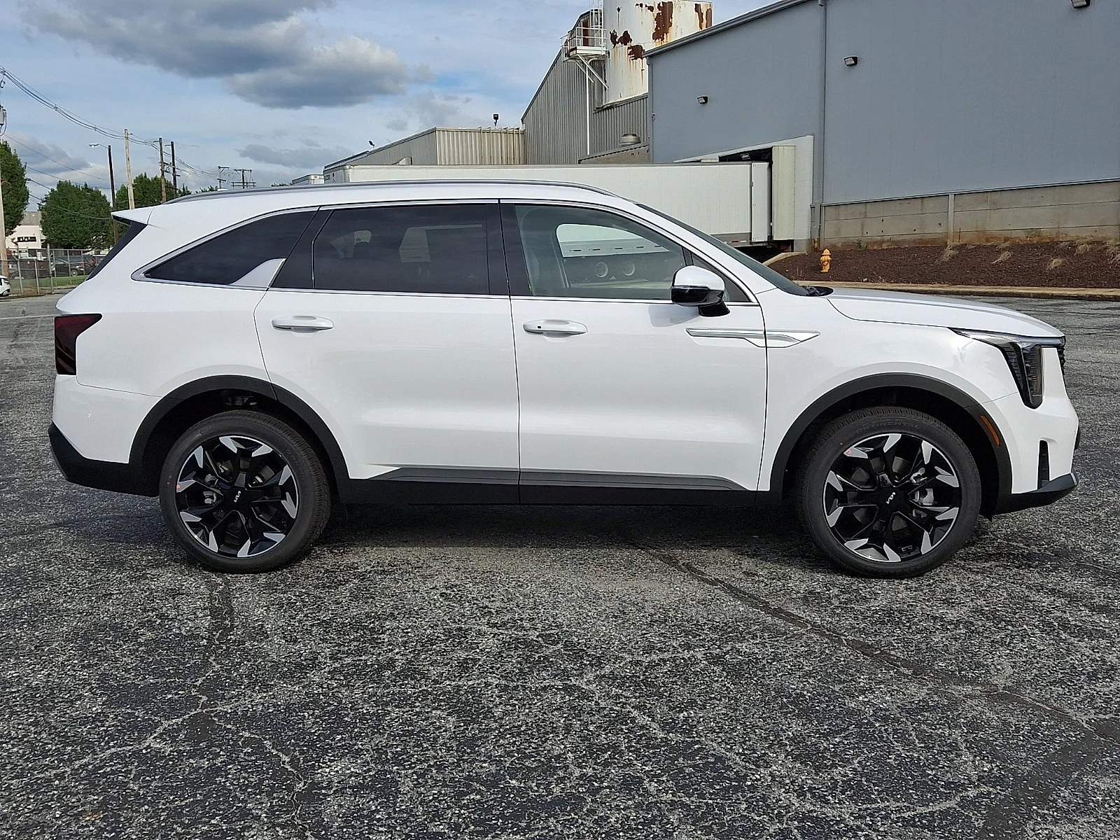 New 2026 White Kia EX image 9