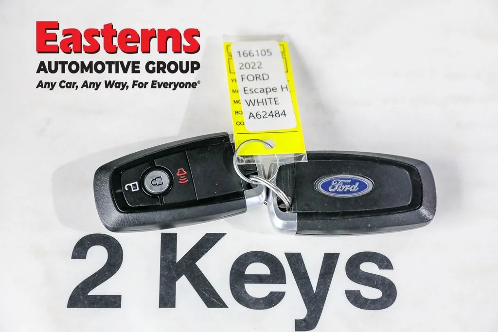 Used 2022 White Ford SE image 24