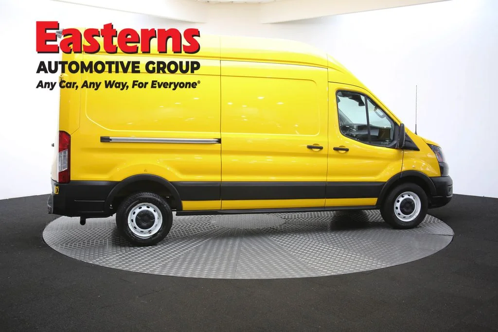 Used 2021 Yellow Ford Base image 45