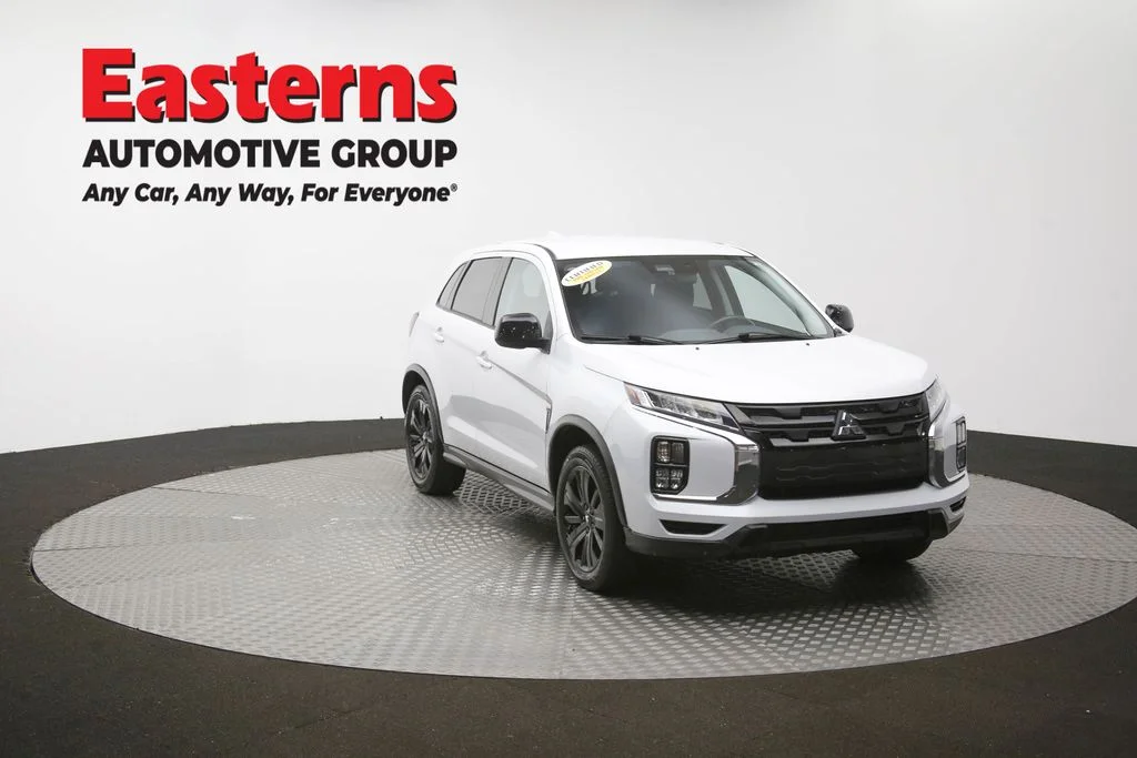 Used 2023 White Mitsubishi 2.0 LE image 51