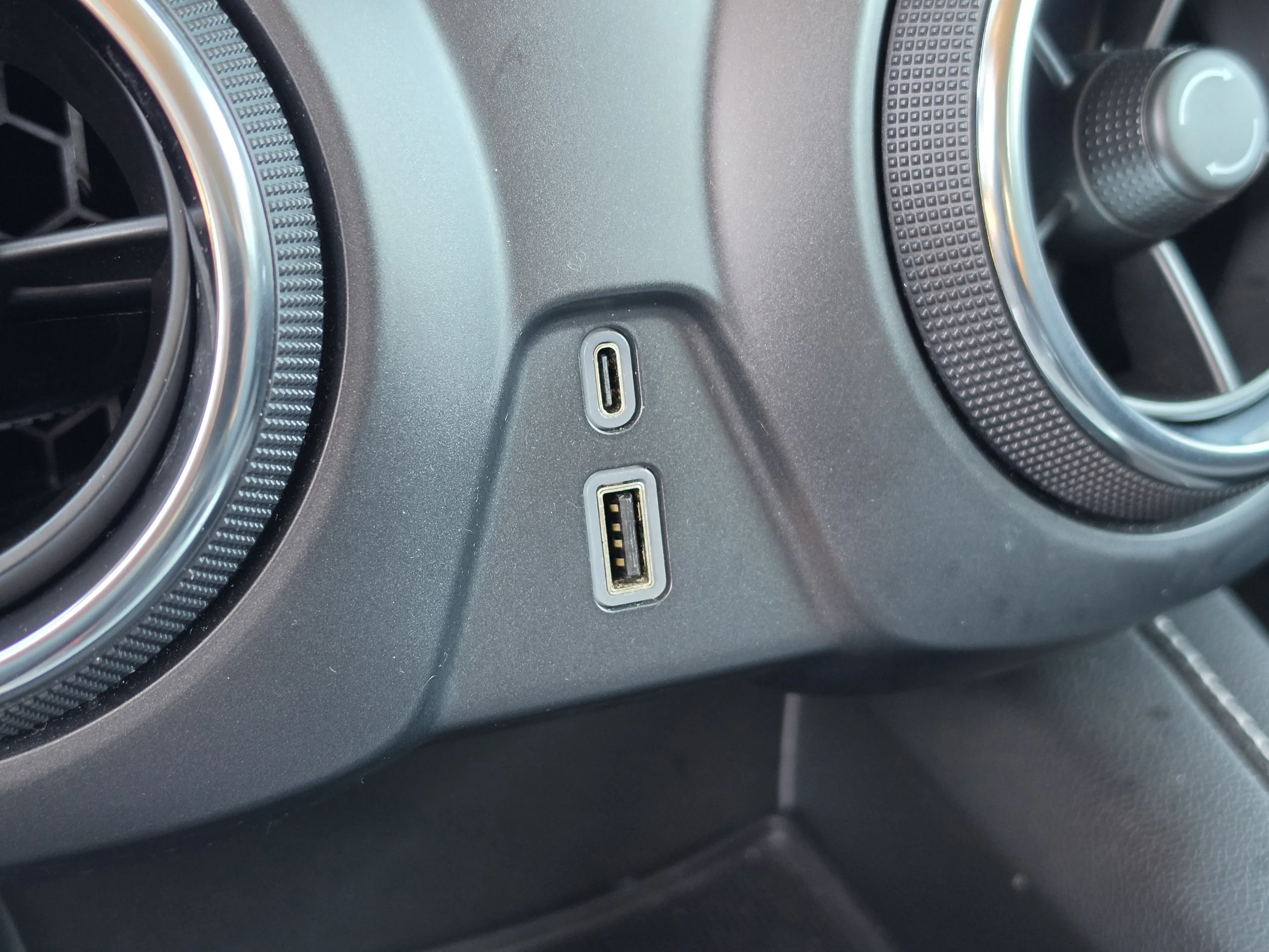 Used 2025 Sterling Gray Metallic Chevrolet LT image 27