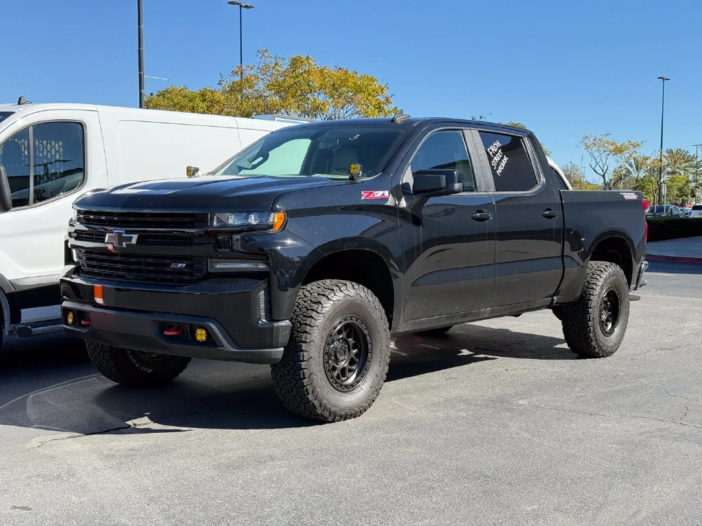 Used 2021 BLACK Chevrolet LT Trail Boss image 2