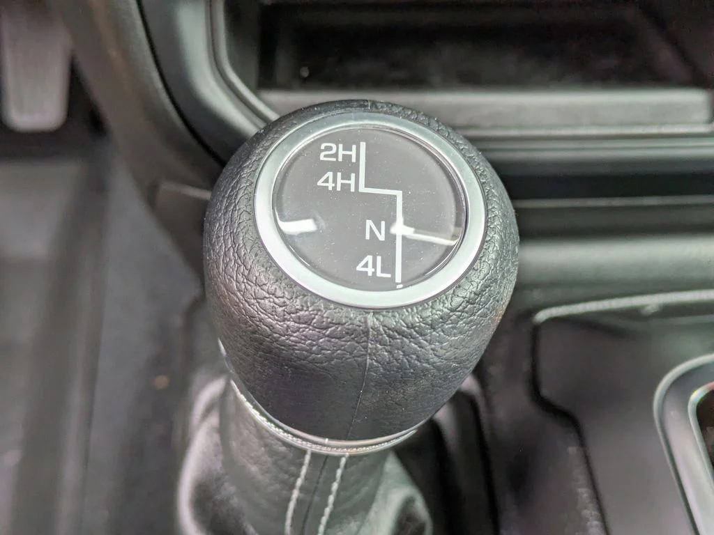 New 2026 Anvil Clear-Coat Exterior Paint Jeep Sport S image 24