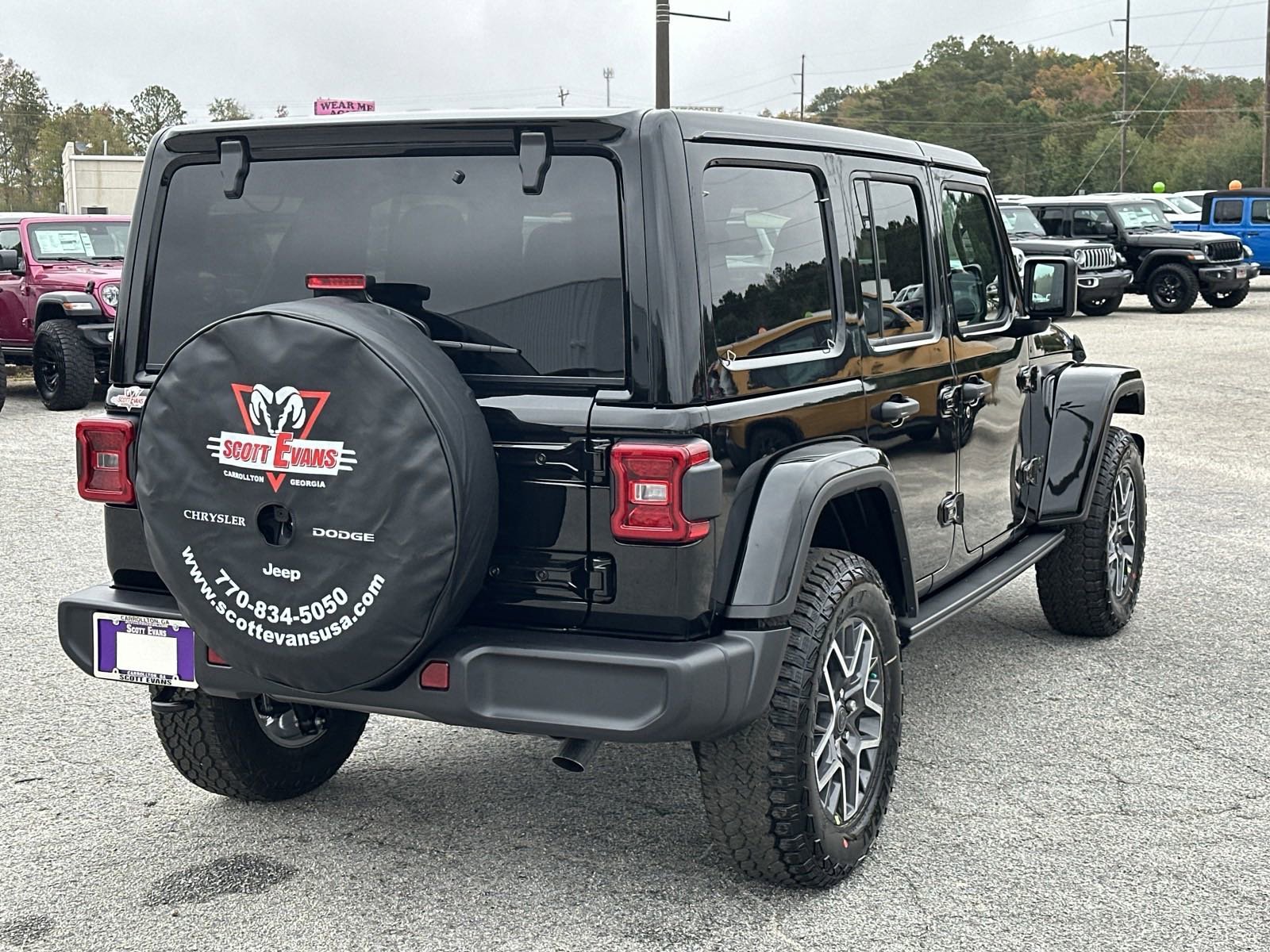 New 2025 Black Clear-Coat Exterior Paint Jeep Sahara image 8