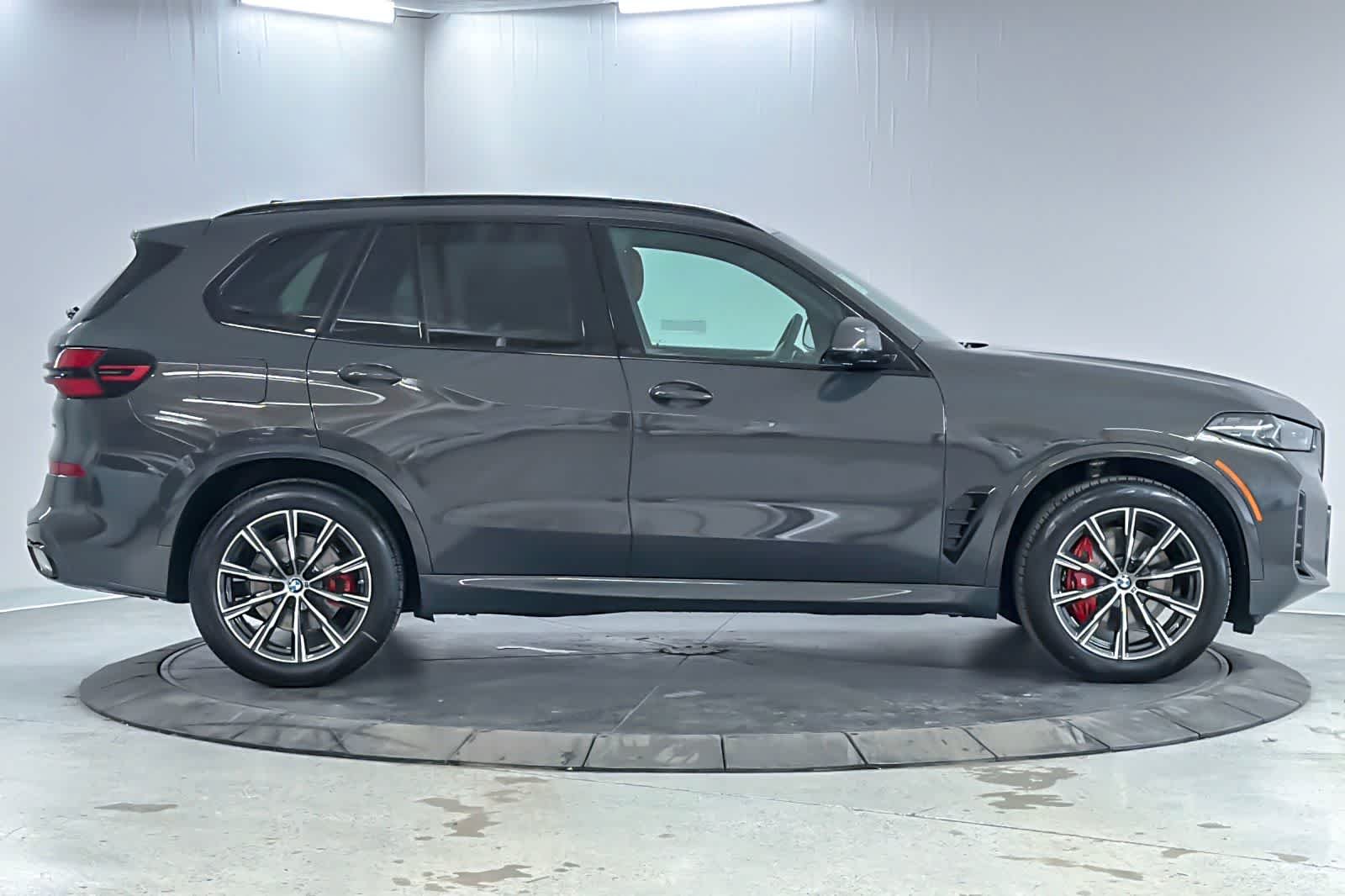 New 2026 Dravit Grey Metallic BMW xDrive40i image 8