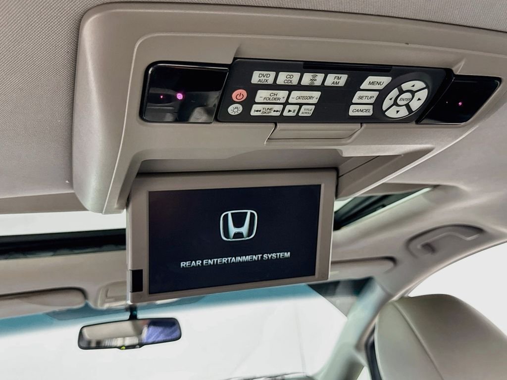 Used 2012 Polished Metal Metallic Honda EX-L image 4