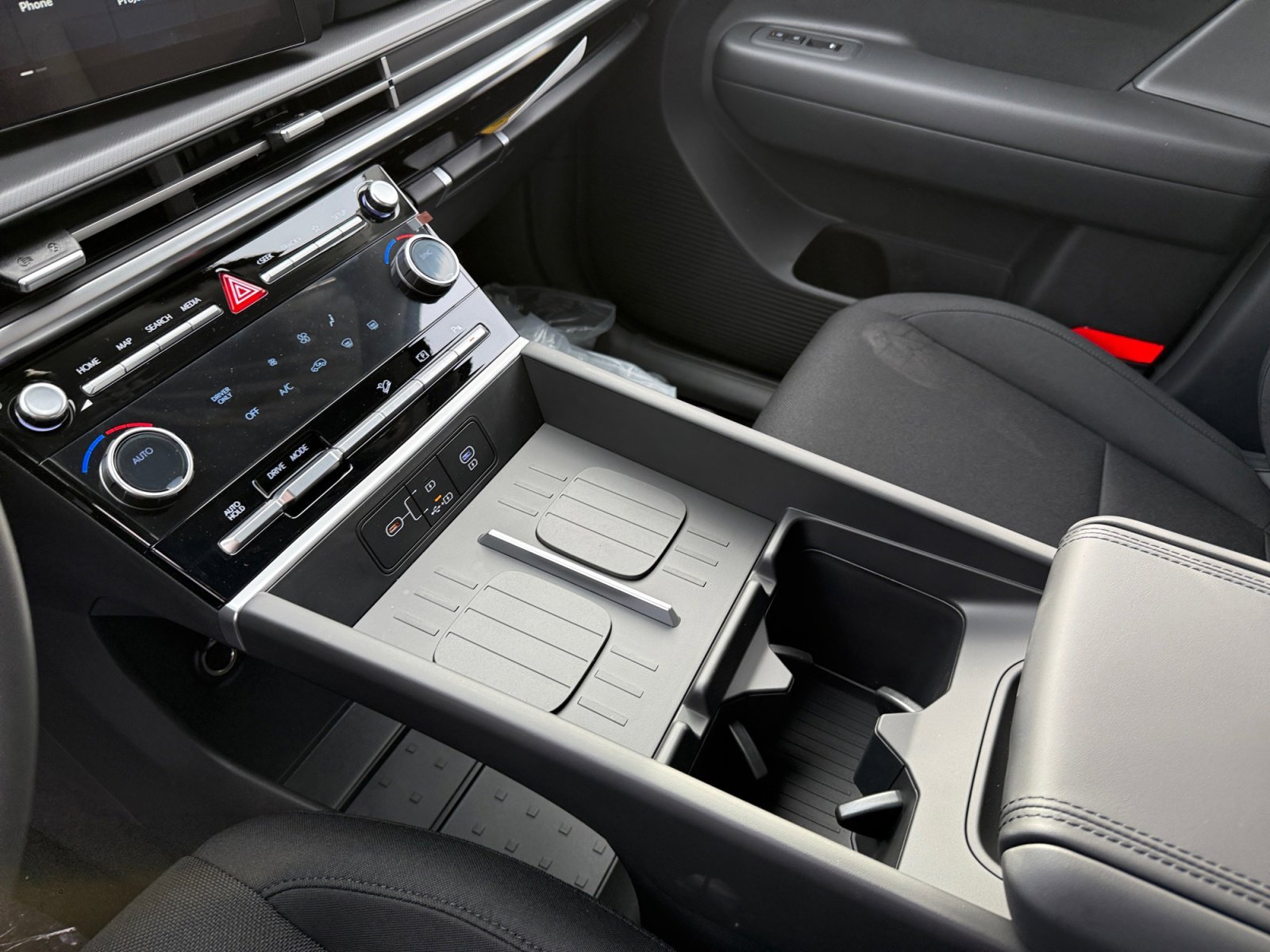 New 2026 Serenity White Hyundai SE image 13