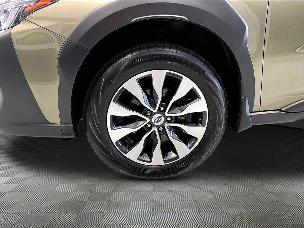 Used 2025 Autumn Green Metallic Subaru Limited image 28